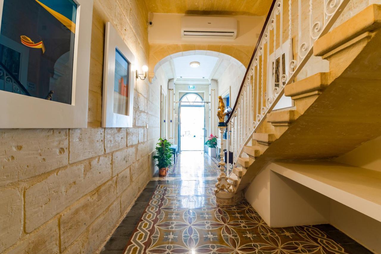 Monreal Boutique Townhouse - R024Rm4 Hotel Paola Exterior photo